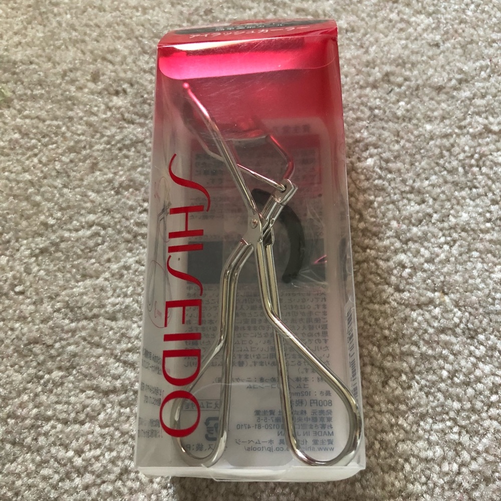 NIB Shiseido Eyelash Curler